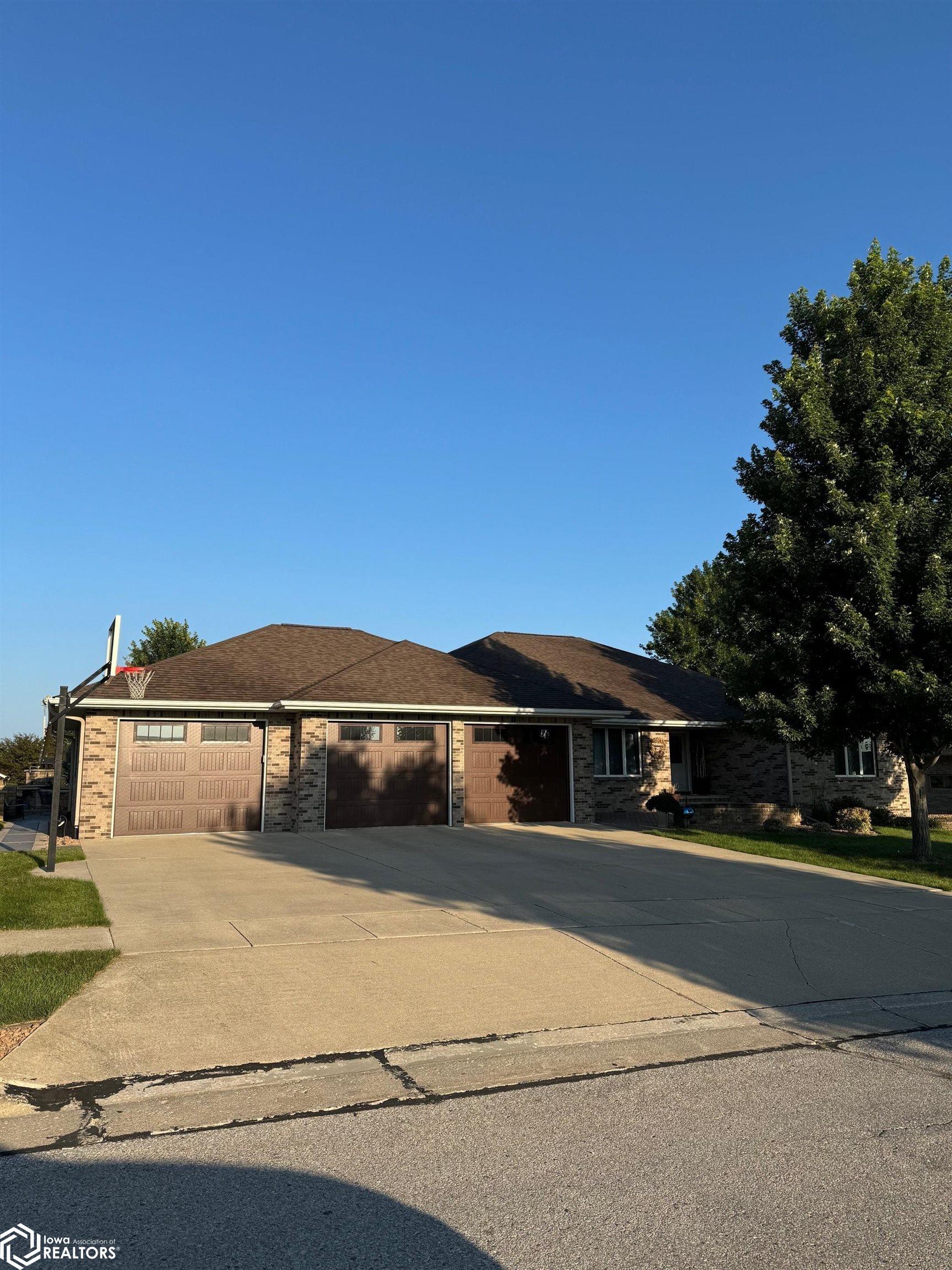 Richardson Ct, Algona, IA 50511