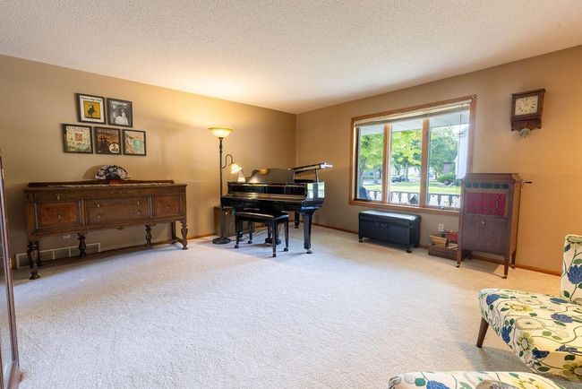 302 9 Th St N, House other with 3 bedrooms, 2 bathrooms and null parking in Kerkhoven MN | Image 9