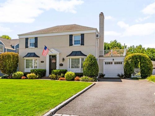 96 Huntington Rd, Garden City, NY, 11530-3122 | Card Image