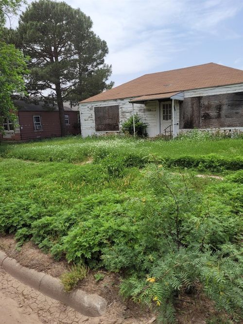 122 Nw Avenue E, Hamlin, TX, 79520-3812 | Card Image
