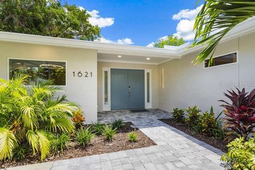 1621 Pine Bay Dr, SARASOTA, FL, 34231-3553 | Card Image
