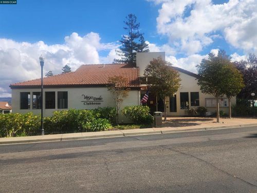 apt-303-21109 Gary Dr, Hayward, CA, 94546-6145 | Card Image