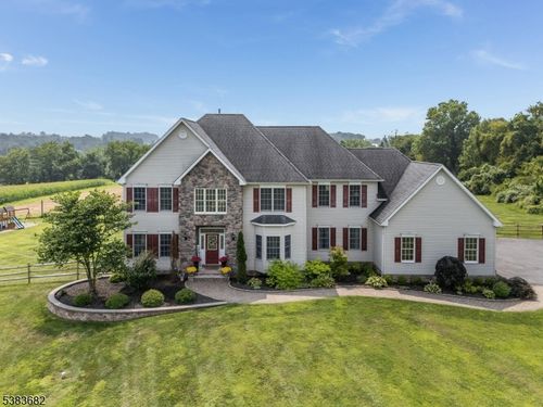 39 Sky Manor Rd, Pittstown, NJ, 08867-4066 | Card Image