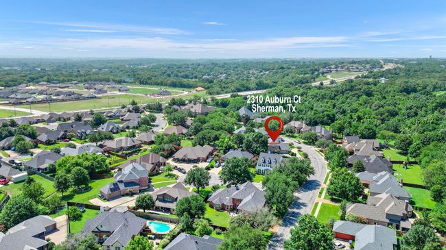 Aerial perspective of suburban area | Image 40
