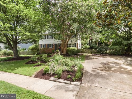 8303 Carnegie Dr, VIENNA, VA, 22180-7108 | Card Image