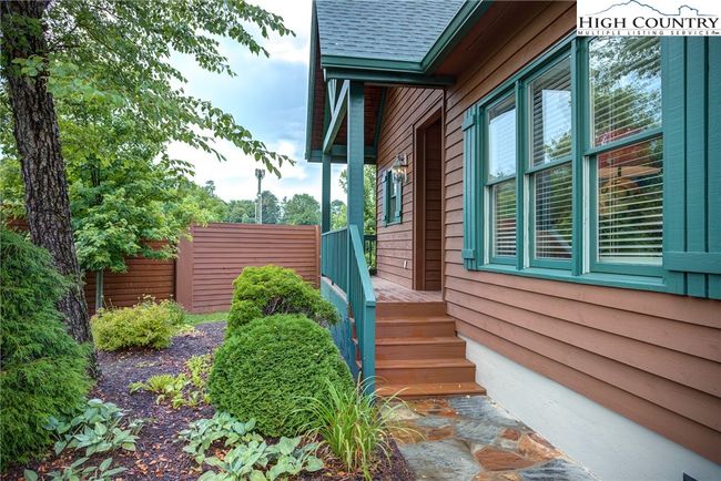 101 - 101 Clary Ct, Townhouse with 3 bedrooms, 3 bathrooms and null parking in Blowing Rock NC | Image 6