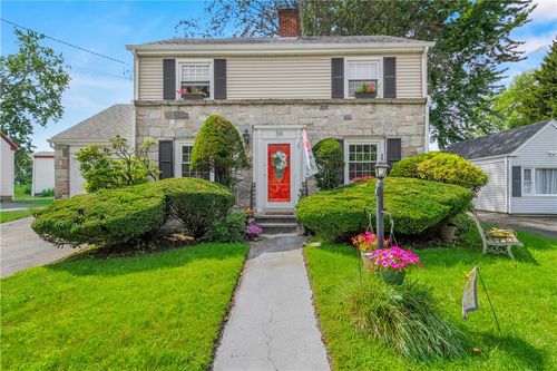 30 Beacon Cir, Cranston, RI, 02910-1802 | Card Image