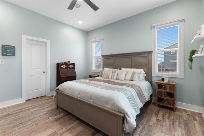 4111 Isla Del Sol, House other with 3 bedrooms, 2 bathrooms and 1 parking in Galveston TX | Image 13