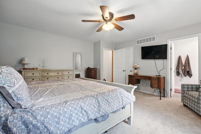 Master Bed | Image 10