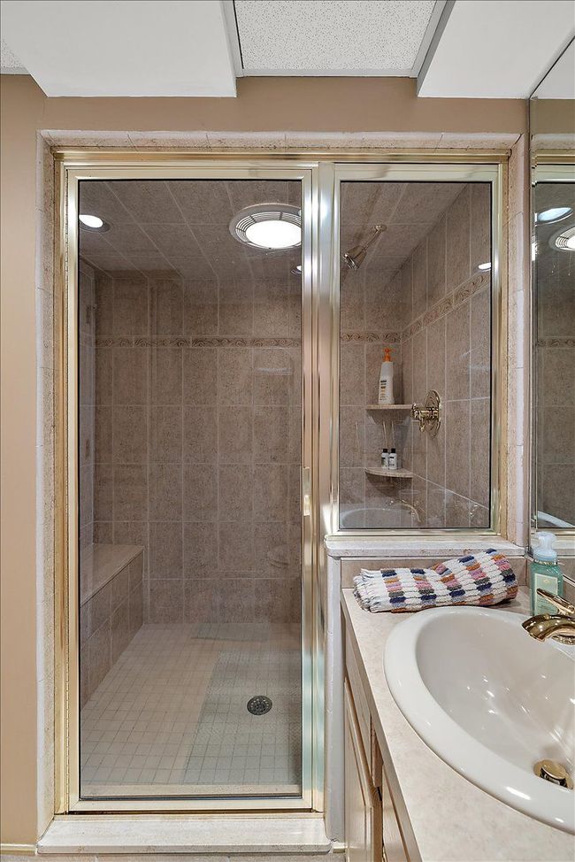 SHOWER LL BATH | Image 39