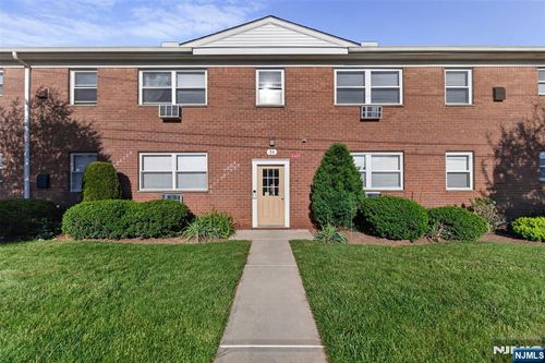 34 Knox Ter, Wayne, NJ, 07470-2329 | Card Image