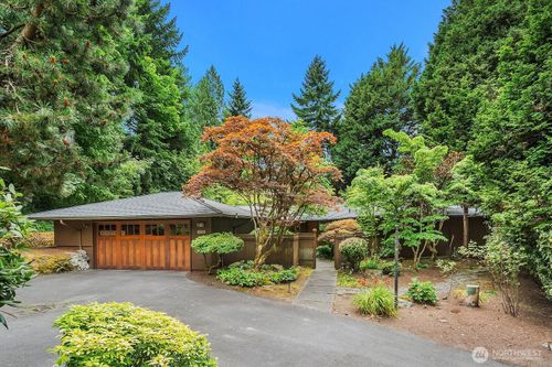 8509 Ne 27th Place, Clyde Hill, WA, 98004 | Card Image
