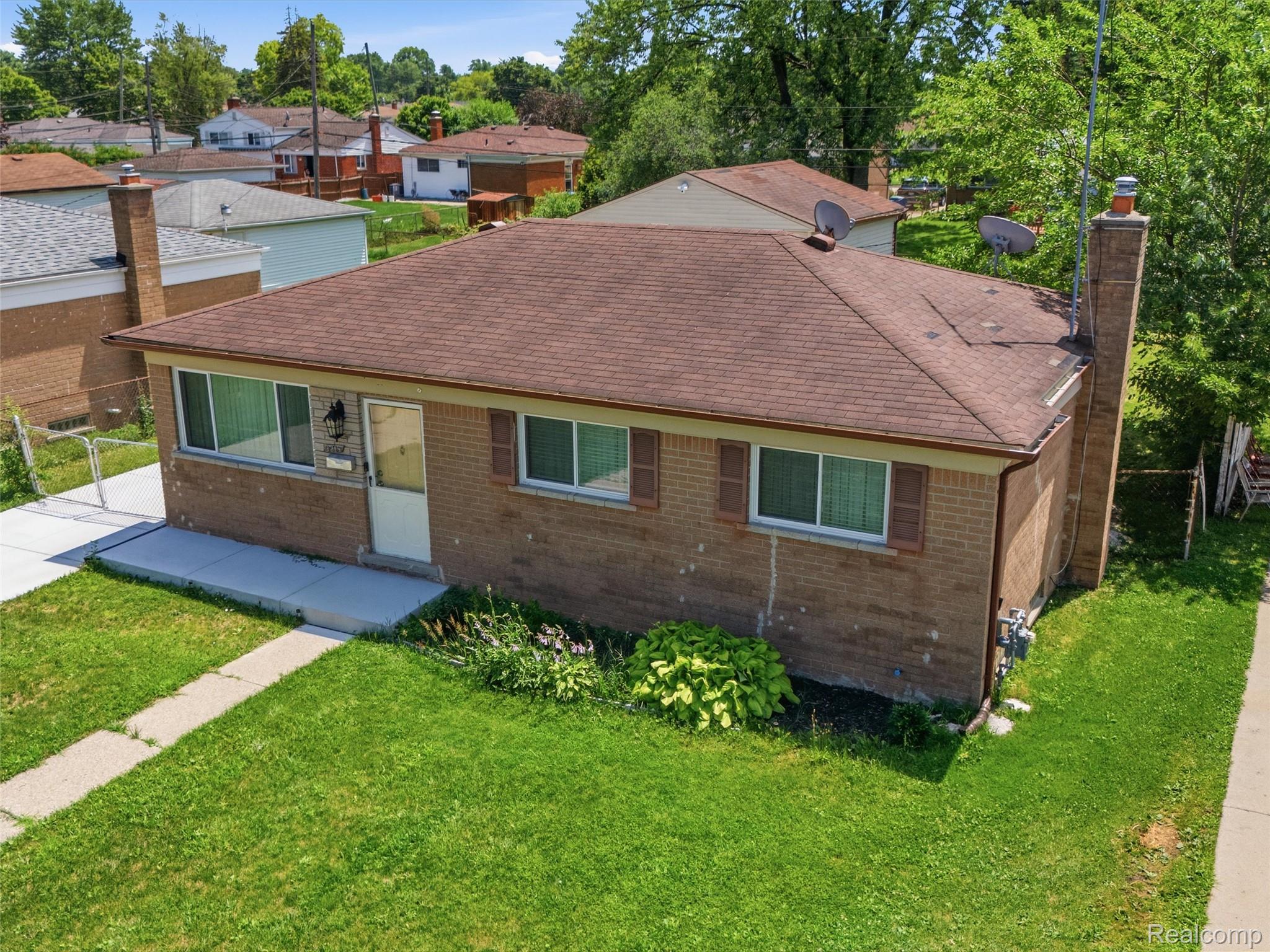 Residential in Warren