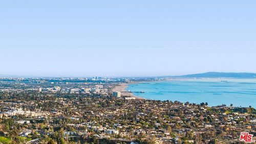 1260 Lachman Ln, Pacific Palisades, CA, 90272-2257 | Card Image