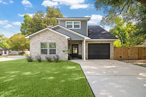 2201 Maple St, Liberty, TX, 77575-4243 | Card Image