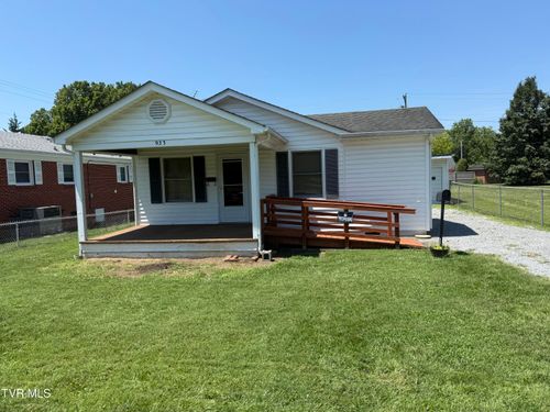 933 Walker St, Elizabethton, TN, 37643-4746 | Card Image