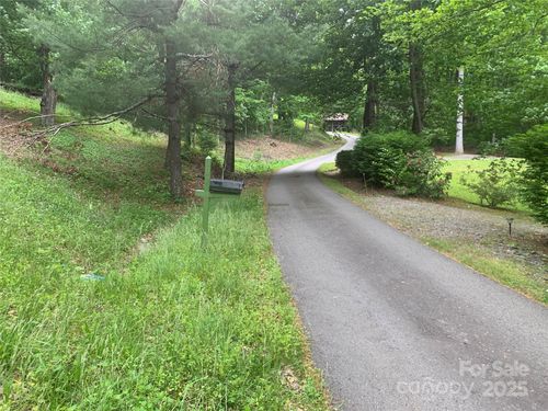 5-5 Friar Tuck Ln, Maggie Valley, NC, 28751-8726 | Card Image