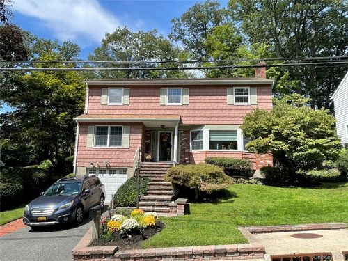 21 Noyes Ln, Halesite, NY, 11743-2140 | Card Image