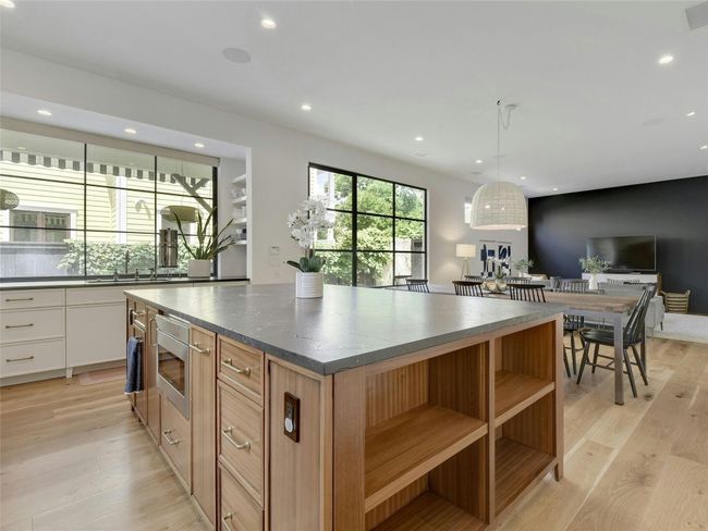 1003 E 14 Th St, House other with 3 bedrooms, 3 bathrooms and 2 parking in Austin TX | Image 9