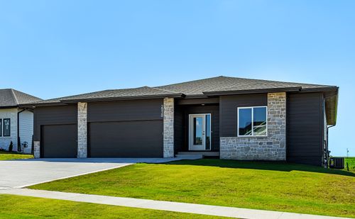 2938 Nw Beechwood Dr, Grimes, IA, 50111-5301 | Card Image