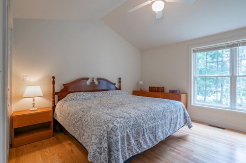 2 Dixon Dr, Litchfield, NH, 03052-2362 | Card Image