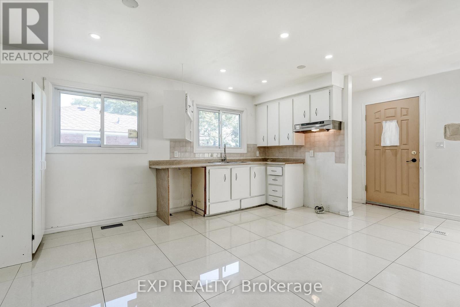 Residential in Hamilton (Buchanan) 4