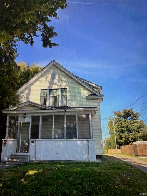 311 W Ewing Avenue, South Bend, IN, 46613-2107 | Card Image