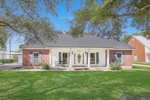 9175 Edna Ln, Gonzales, LA, 70737-8494 | Card Image