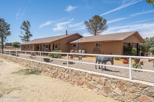 608 Casad Rd, Anthony, NM, 88021-8446 | Card Image