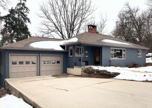 215 High St, Decorah, IA, 52101-1047 | Card Image