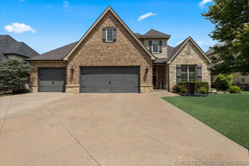 223 E 128th St S, Jenks, OK, 74037-4420 | Card Image