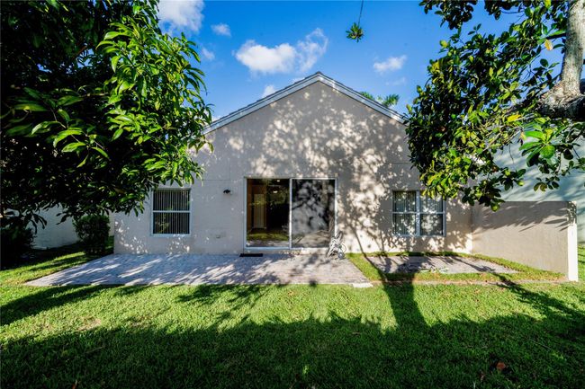 262 Kensington Way, House other with 3 bedrooms, 2 bathrooms and null parking in Royal Palm Beach FL | Image 9
