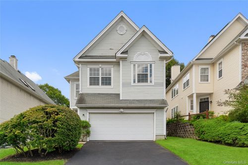 132 Benefield Blvd, Peekskill, NY, 10566-6813 | Card Image