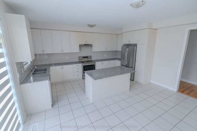 6 Rustic Oak Trail, House other with 4 bedrooms, 4 bathrooms and 4 parking in Ayr ON | Image 6