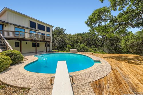 9118 Fox Briar Ln, Boerne, TX, 78006-5594 | Card Image