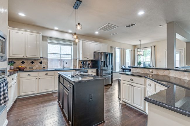 2804 Stonehurst Dr, House other with 4 bedrooms, 4 bathrooms and null parking in Grapevine TX | Image 11