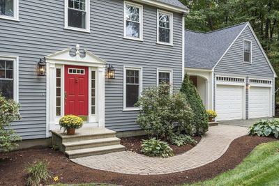 18 Sunset Dr, House other with 3 bedrooms, 2 bathrooms and 6 parking in Sterling MA | Image 3