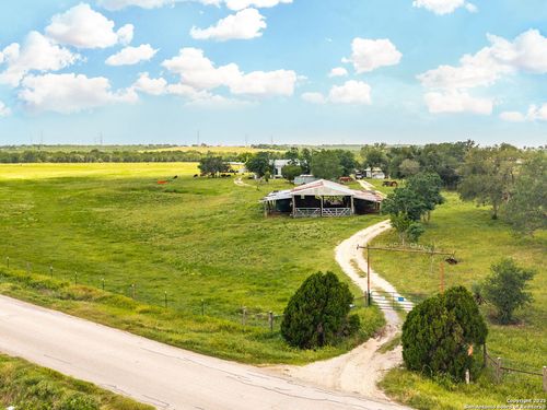 735 Old Zorn Rd, San Marcos, TX, 78666-2002 | Card Image