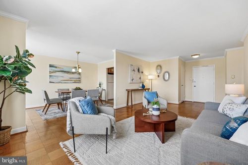 1531-3001 Veazey Ter Nw, WASHINGTON, DC, 20008-5420 | Card Image