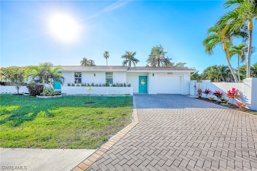 108th Ave, Naples, FL 34108