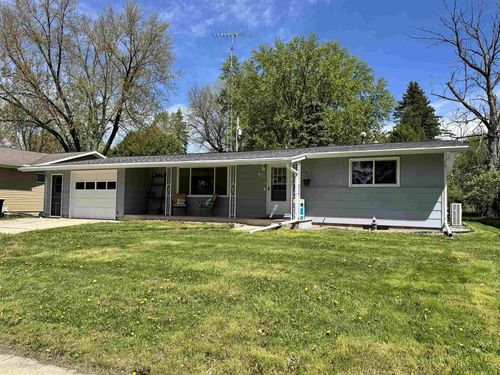621 West St, Beaver Dam, WI, 53916-1566 | Card Image