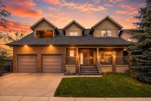 2727 6 St Ne, Calgary, AB, T2E8Y1 | Card Image