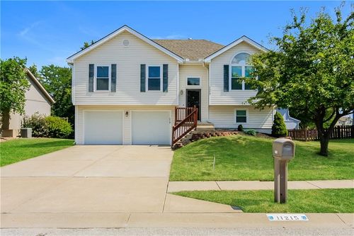 11215 N Ditman Ave, Kansas City, MO, 64157-1161 | Card Image