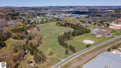 1795 Cass Road, Traverse City, MI, 49685 | Card Image