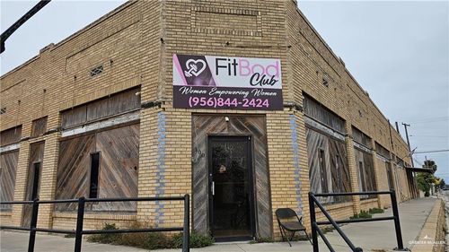 300 N Flores St, Rio Grande City, TX, 78582-3853 | Card Image