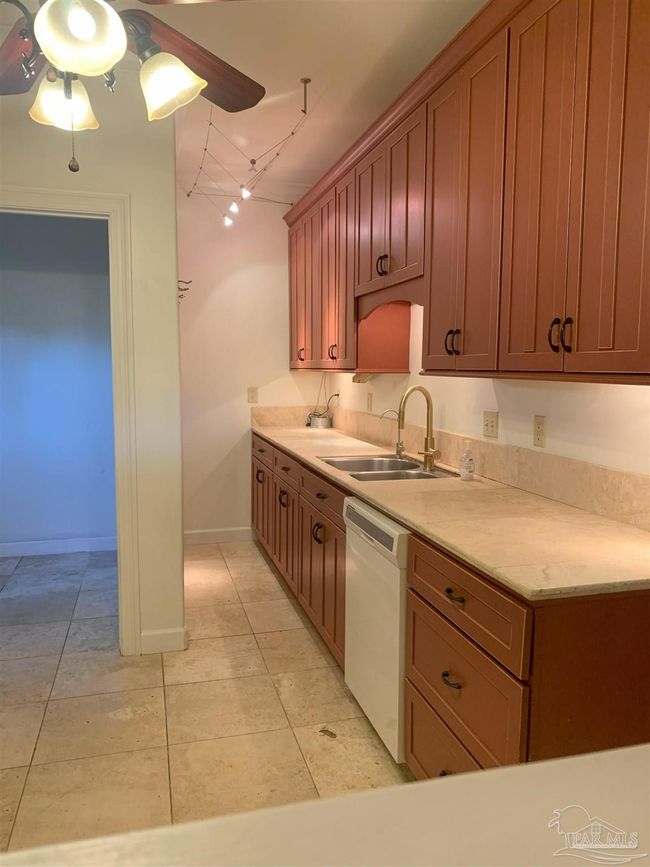 B - 6148 The Oaks Ln, House other with 3 bedrooms, 3 bathrooms and 2 parking in Pensacola FL | Image 13