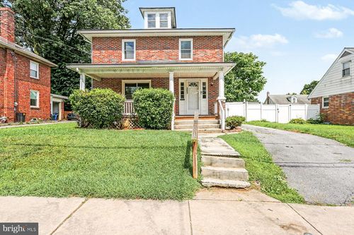 351 E Park St, ELIZABETHTOWN, PA, 17022-2322 | Card Image