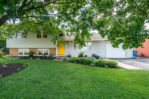 507 East St, Hudson, IL, 61748-7671 | Card Image