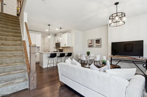 4104-4 Sadie Cir, Union, NJ, 07083-2529 | Card Image
