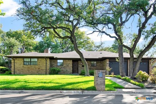3065 Summit Dr, Belton, TX, 76513-1229 | Card Image